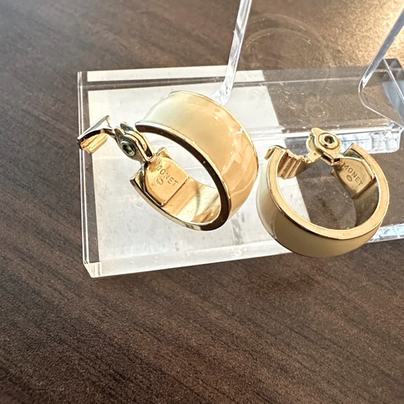 Monet Jewelry - VTG Monet Ivory Emerald & Gold Tone Clip-On Earrings